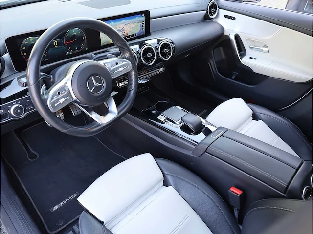 Mercedes-benz cla-klasse 180 d premium plus automaat 2019, gvt-84-p - afbeelding 3 van  38