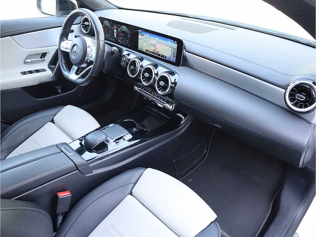 Mercedes-benz cla-klasse 180 d premium plus automaat 2019, gvt-84-p - afbeelding 6 van  38