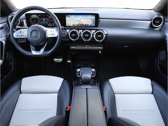 Mercedes-benz cla-klasse 180 d premium plus automaat 2019, gvt-84-p - afbeelding 7 van  38