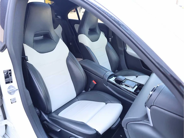 Mercedes-benz cla-klasse 180 d premium plus automaat 2019, gvt-84-p - afbeelding 28 van  38