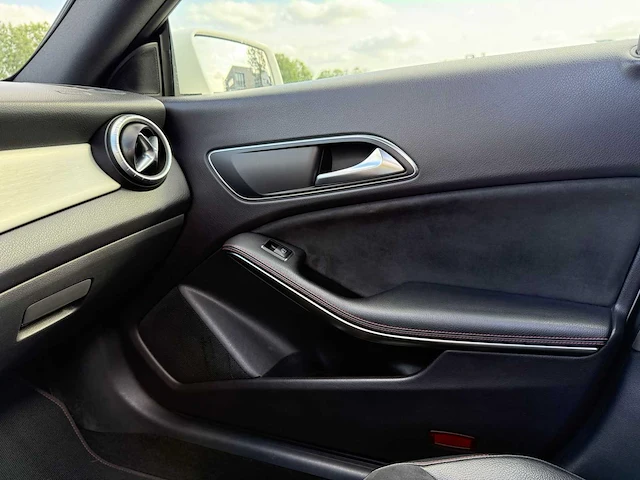 Mercedes-benz cla-klasse 200 ambition , ; 1-kdp-88 - afbeelding 12 van  20