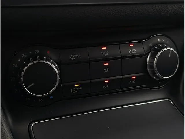 Mercedes-benz cla-klasse 200 amg | nx-491-x - afbeelding 10 van  34