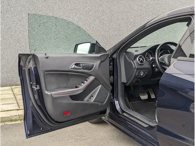 Mercedes-benz cla-klasse 200 amg | nx-491-x - afbeelding 16 van  34