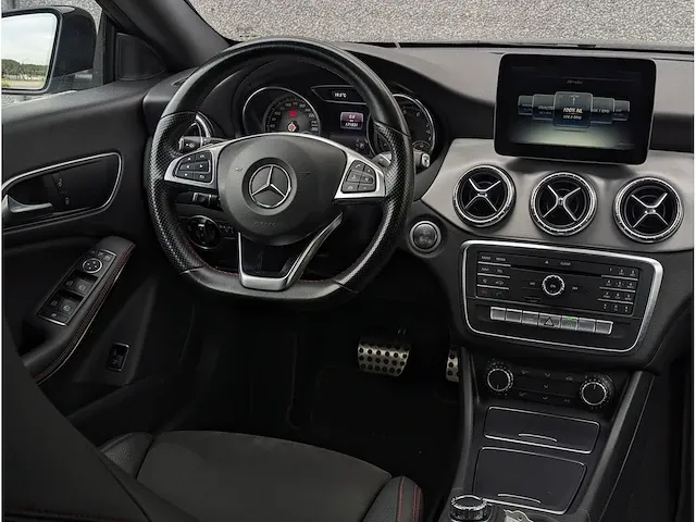 Mercedes-benz cla-klasse 200 amg | nx-491-x - afbeelding 23 van  34