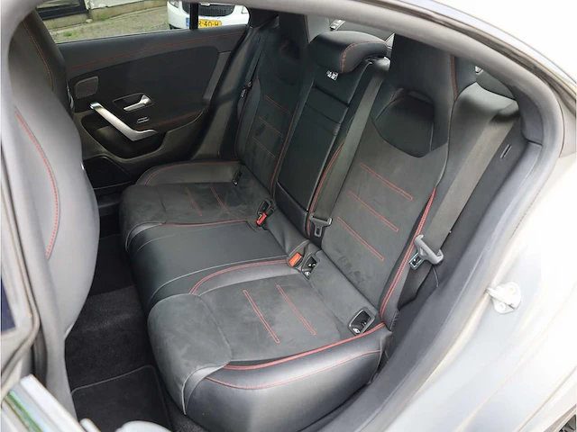Mercedes-benz cla-klasse 200 business solution amg automaat 2019 origineel nl, g-294-fv - afbeelding 24 van  33