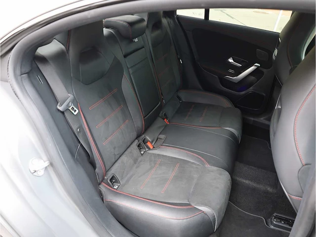 Mercedes-benz cla-klasse 200 business solution amg automaat 2019 origineel nl, g-294-fv - afbeelding 25 van  33