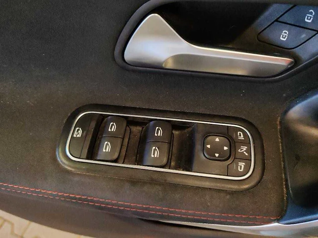 Mercedes-benz cla-klasse 200 business solution amg | zj-668-h - afbeelding 17 van  20