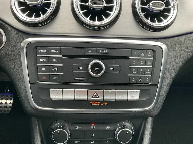 Mercedes-benz cla-klasse 200 d ambition automaat 2015, hn-660-v - afbeelding 18 van  34