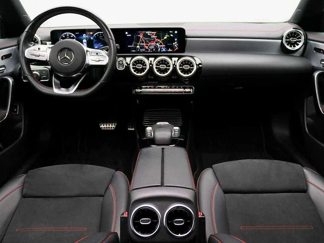 Mercedes-benz cla-klasse shooting brake 250 e business solution amg limited - 2020 | k-831-hv - afbeelding 13 van  17
