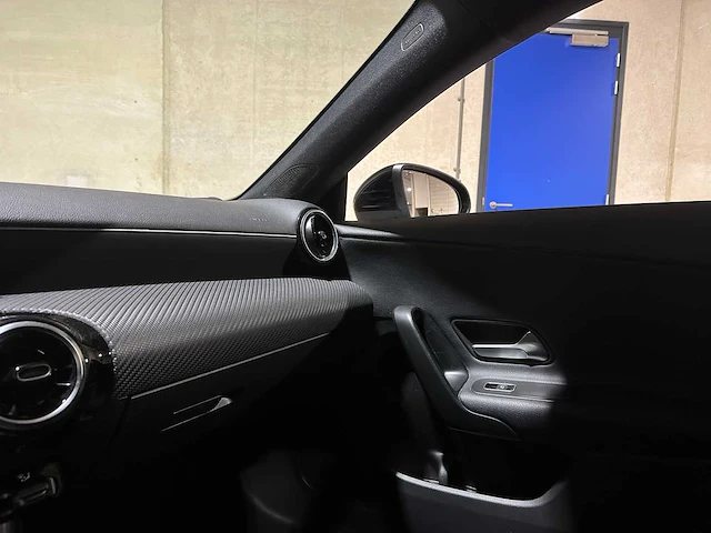 Mercedes-benz cla200 d advantage cla-klasse shooting brake 150pk 2021 (origineel-nl), k-136-hk - afbeelding 25 van  44