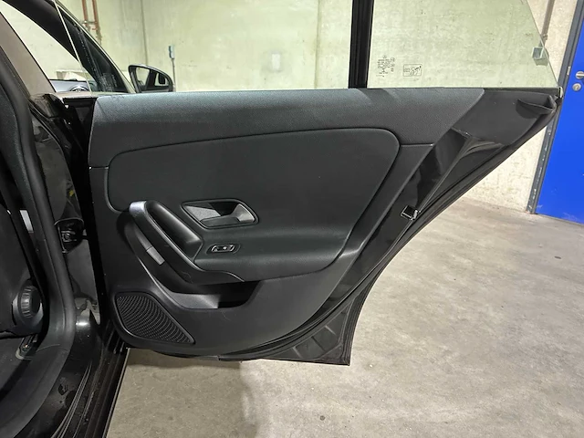 Mercedes-benz cla200 d advantage cla-klasse shooting brake 150pk 2021 (origineel-nl), k-136-hk - afbeelding 32 van  44