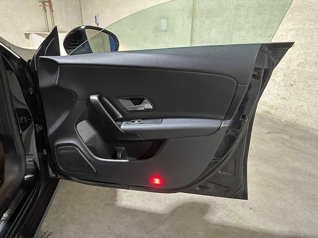 Mercedes-benz cla200 d advantage cla-klasse shooting brake 150pk 2021 (origineel-nl), k-136-hk - afbeelding 35 van  44