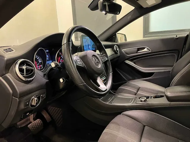 Mercedes-benz cla200d business solution 136pk 2018 cla-klasse shooting brake, x-716-zh - afbeelding 25 van  66