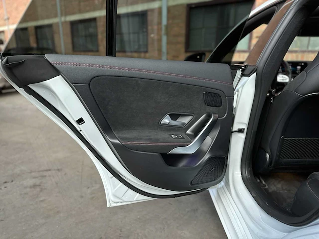 Mercedes-benz cla250 e amg limited business solution 160pk 2020 cla-klasse shooting brake plug-in hybrid, j-472-vn - afbeelding 50 van  69
