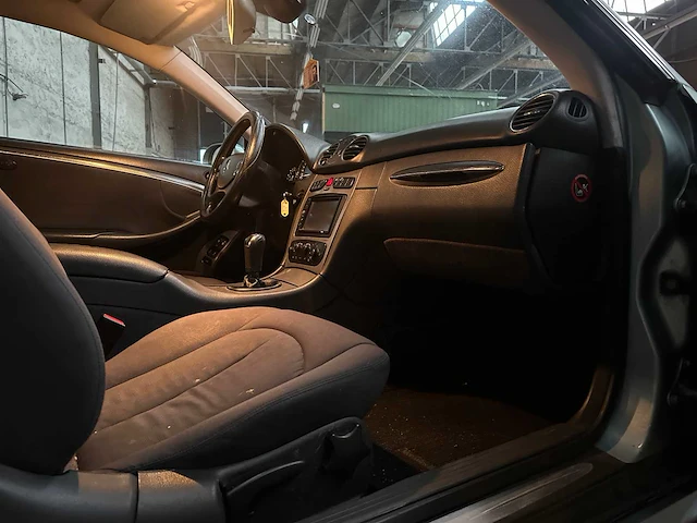 Mercedes-benz clk-klasse coupé 240 avantgarde 170pk 2002, l-564-pn - afbeelding 21 van  27