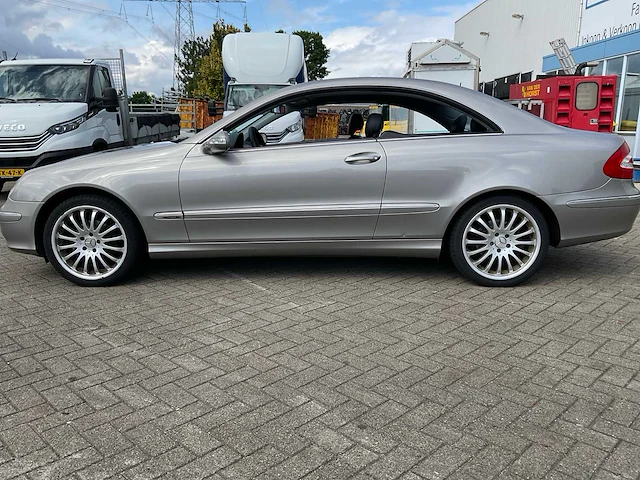 Mercedes-benz clk-klasse coupé personenauto - afbeelding 20 van  21