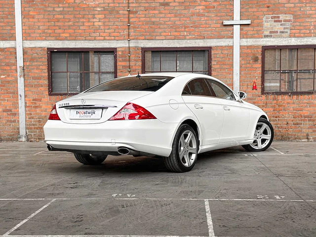 Mercedes-benz cls500 5.0 v8 306pk 2005 cls-klasse youngtimer - afbeelding 2 van  43
