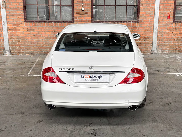 Mercedes-benz cls500 5.0 v8 306pk 2005 cls-klasse youngtimer - afbeelding 5 van  43