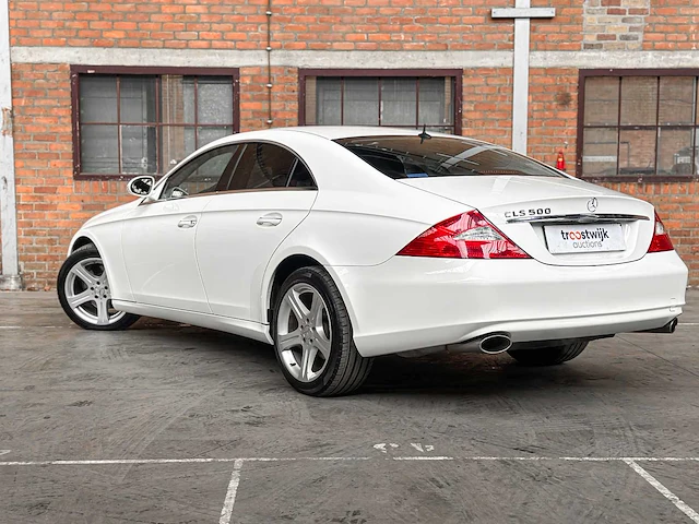 Mercedes-benz cls500 5.0 v8 306pk 2005 cls-klasse youngtimer - afbeelding 6 van  43
