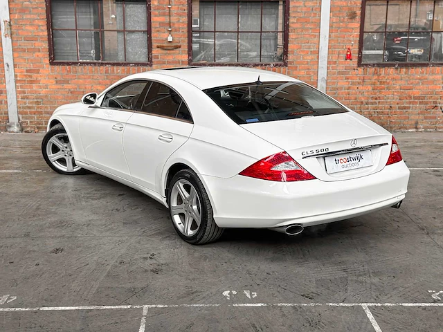Mercedes-benz cls500 5.0 v8 306pk 2005 cls-klasse youngtimer - afbeelding 7 van  43