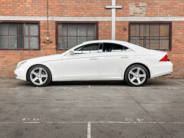 Mercedes-benz cls500 5.0 v8 306pk 2005 cls-klasse youngtimer - afbeelding 8 van  43