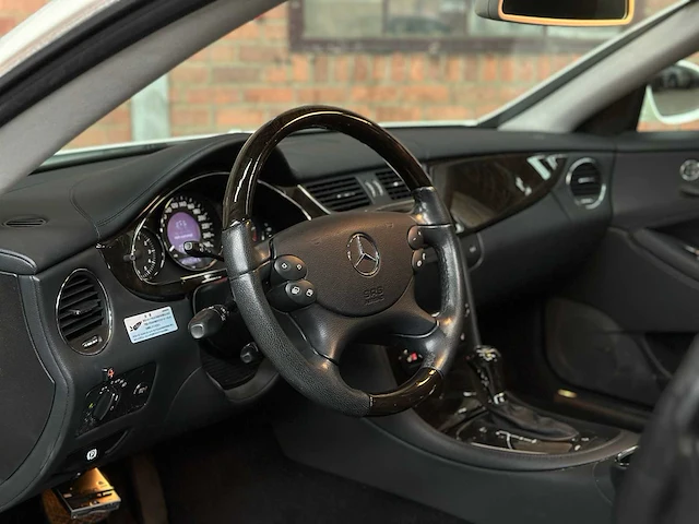 Mercedes-benz cls500 5.0 v8 306pk 2005 cls-klasse youngtimer - afbeelding 10 van  43