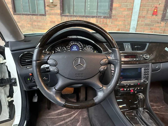 Mercedes-benz cls500 5.0 v8 306pk 2005 cls-klasse youngtimer - afbeelding 11 van  43