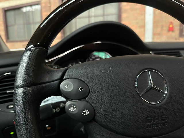 Mercedes-benz cls500 5.0 v8 306pk 2005 cls-klasse youngtimer - afbeelding 15 van  43
