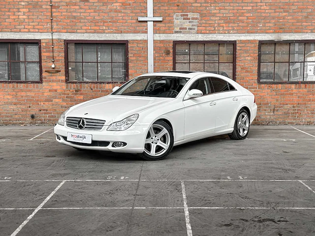 Mercedes-benz cls500 5.0 v8 306pk 2005 cls-klasse youngtimer - afbeelding 12 van  43