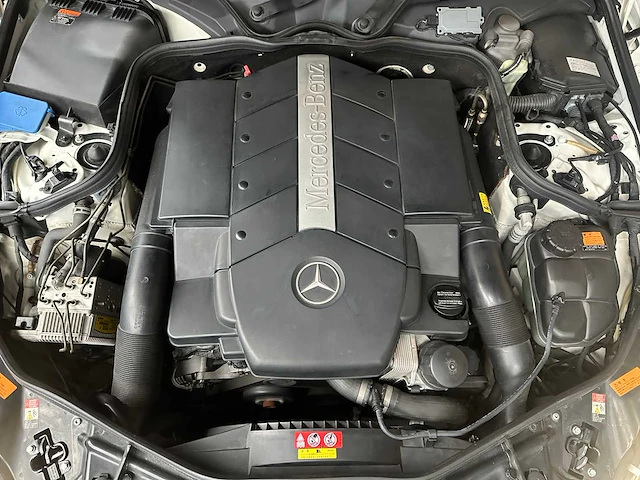Mercedes-benz cls500 5.0 v8 306pk 2005 cls-klasse youngtimer - afbeelding 37 van  43