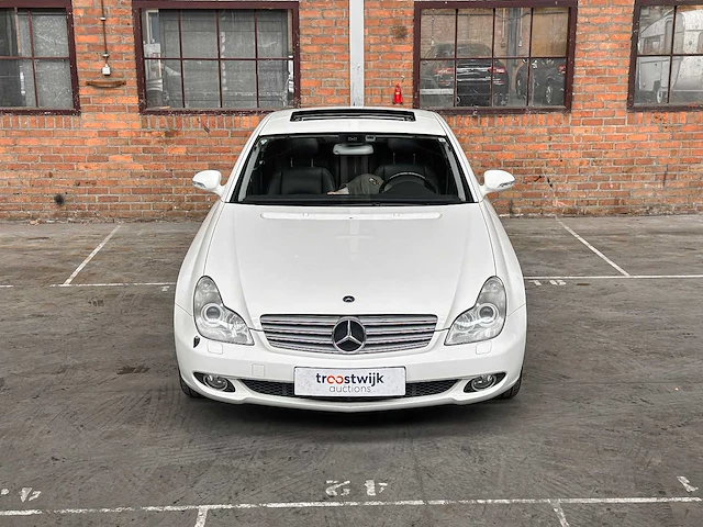 Mercedes-benz cls500 5.0 v8 306pk 2005 cls-klasse youngtimer - afbeelding 39 van  43