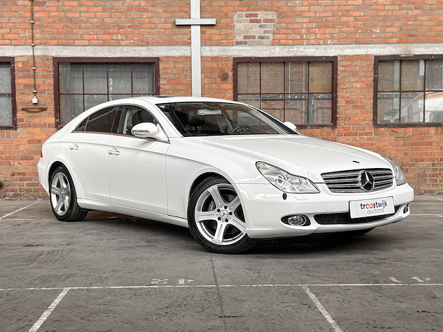 Mercedes-benz cls500 5.0 v8 306pk 2005 cls-klasse youngtimer - afbeelding 40 van  43