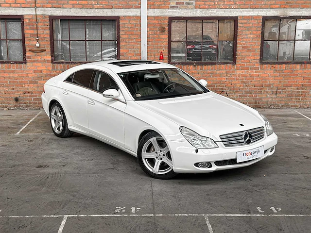 Mercedes-benz cls500 5.0 v8 306pk 2005 cls-klasse youngtimer - afbeelding 41 van  43