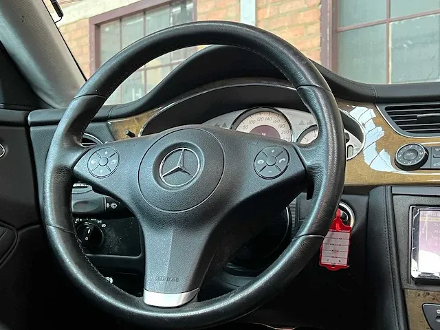 Mercedes-benz cls500 amg 5.0 v8 306pk 2008 cls-klasse youngtimer - afbeelding 35 van  60