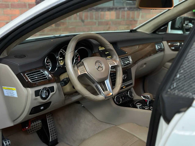 Mercedes-benz cls63 amg 5.5 v8 525pk 2012 cls-klasse (53.000 km) - afbeelding 19 van  46