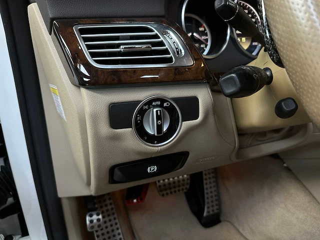 Mercedes-benz cls63 amg 5.5 v8 525pk 2012 cls-klasse (53.000 km) - afbeelding 22 van  46