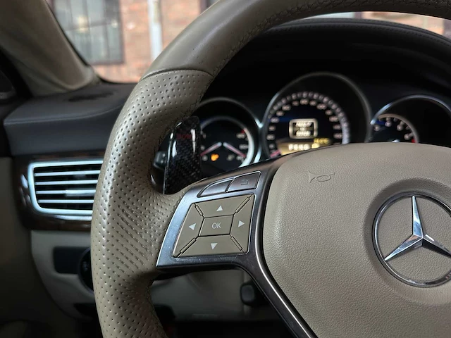 Mercedes-benz cls63 amg 5.5 v8 525pk 2012 cls-klasse (53.000 km) - afbeelding 23 van  46