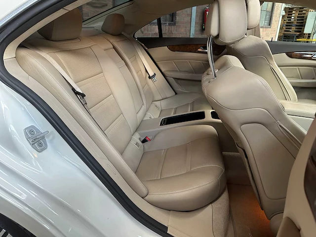 Mercedes-benz cls63 amg 5.5 v8 525pk 2012 cls-klasse (53.000 km) - afbeelding 41 van  46