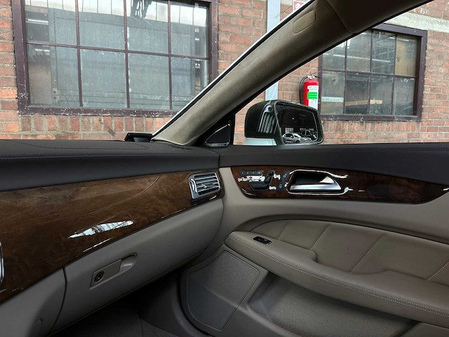 Mercedes-benz cls63 amg 5.5 v8 525pk 2012 cls-klasse (53.000 km) - afbeelding 24 van  46