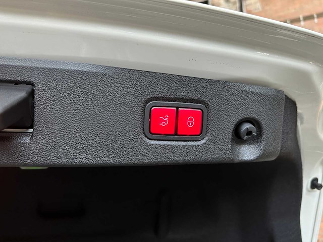 Mercedes-benz cls63 amg 5.5 v8 525pk 2012 cls-klasse (53.000 km) - afbeelding 30 van  46