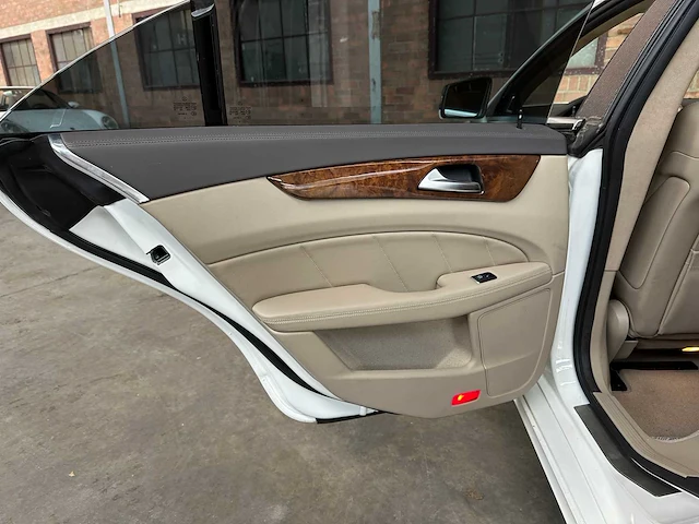 Mercedes-benz cls63 amg 5.5 v8 525pk 2012 cls-klasse - afbeelding 28 van  46