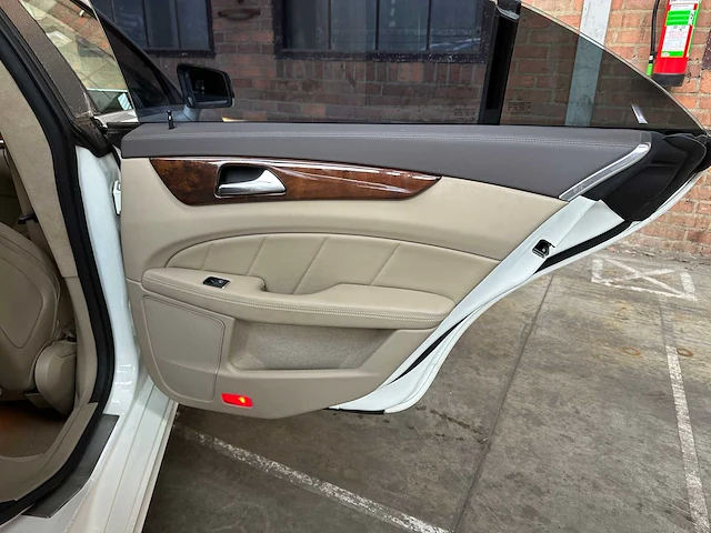 Mercedes-benz cls63 amg 5.5 v8 525pk 2012 cls-klasse - afbeelding 31 van  46
