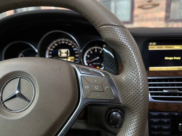 Mercedes-benz cls63 amg 5.5 v8 525pk 2012 cls-klasse - afbeelding 17 van  46