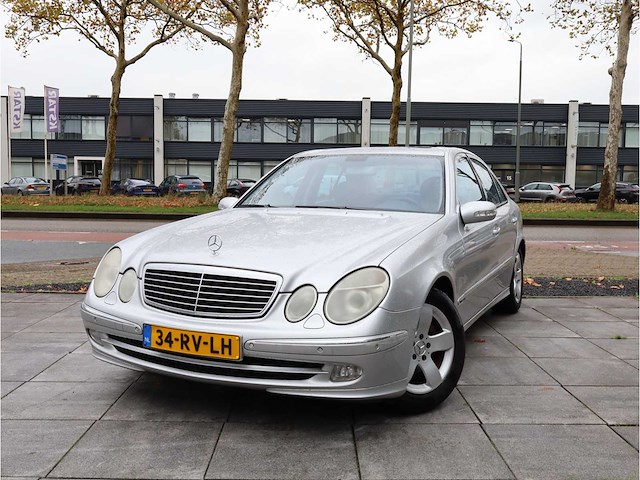 Mercedes benz e-klasse 220 cdi classic automaat 2003, 34-rv-lh - afbeelding 1 van  41