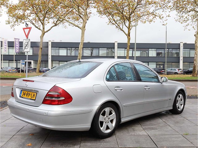 Mercedes benz e-klasse 220 cdi classic automaat 2003, 34-rv-lh - afbeelding 5 van  41