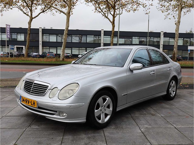 Mercedes benz e-klasse 220 cdi classic automaat 2003, 34-rv-lh - afbeelding 9 van  41