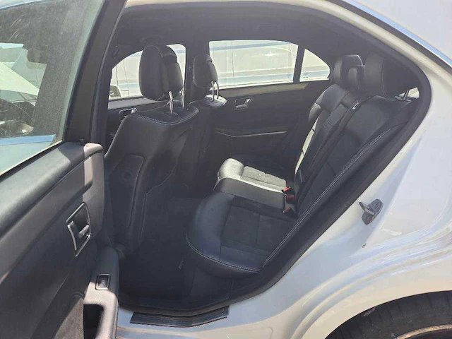 Mercedes-benz e klasse 300 bt.hy. lease ed , 3-xzh-17 - afbeelding 13 van  16