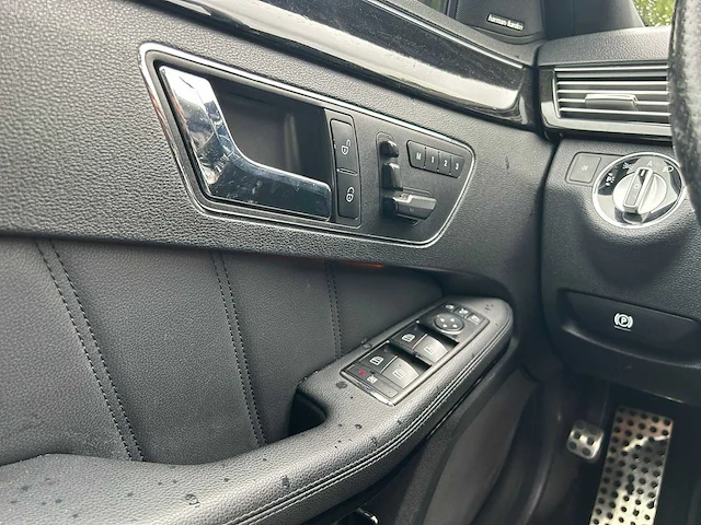 Mercedes-benz e-klasse amg 63 car 2010 | 98-zkz-5 i - afbeelding 7 van  26