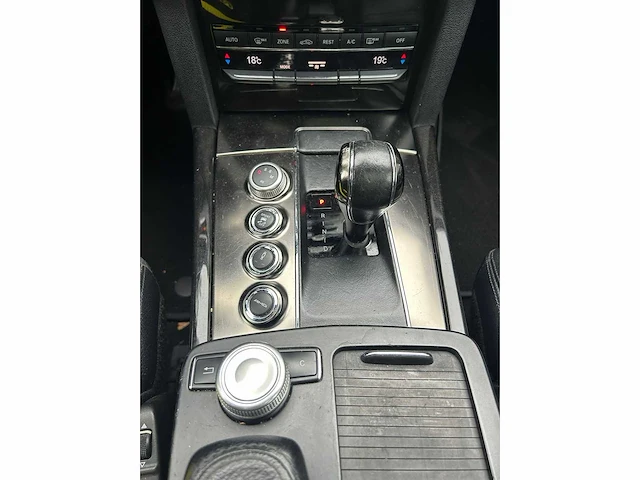 Mercedes-benz e-klasse amg 63 car 2010 | 98-zkz-5 i - afbeelding 18 van  26