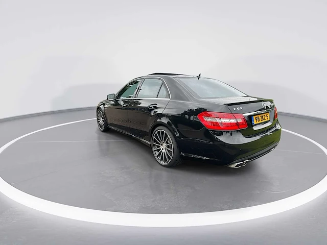 Mercedes-benz e-klasse amg 63 car 2010 | 98-zkz-5 i - afbeelding 22 van  26
